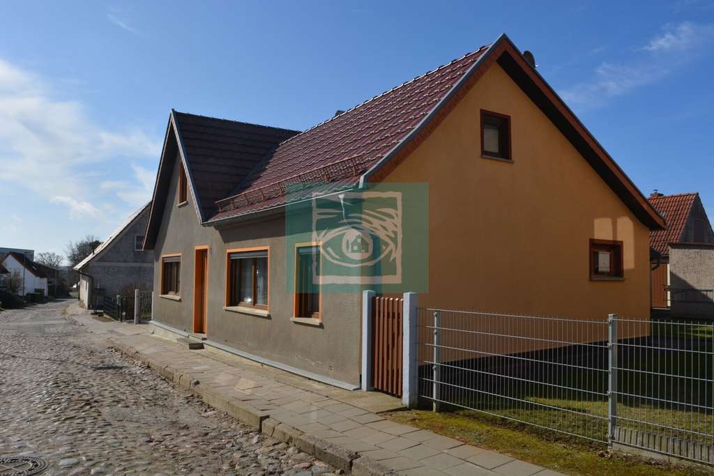 Immobilie in Bergen auf Rügen - Großes Einfamilienhaus mit ELW und viel Nebengelass in Bergen auf Rügen! - Bild 2