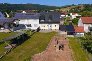 Doppelhaushälfte mit 2 Wohneinheiten und großem Garten in Heimboldshausen ! – Die vollständige Adresse der Immobilie erhältst du vom Anbieter., 36269 Philippsthal (Werra) – Vorschaubild 1