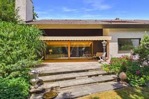 Repräsentative Unternehmer-Villa mit DG-ELW und Atelier in hervorragender und ruhiger Wohnlage – Die vollständige Adresse der Immobilie erhältst du vom Anbieter., 85051 Süd, Ingolstadt – Vorschaubild 2