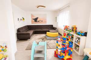 Großzügiges Einfamilienhaus mit
Garten und Doppelgarage – Die vollständige Adresse der Immobilie erhältst du vom Anbieter., 76327 Pfinztal – Vorschaubild 7