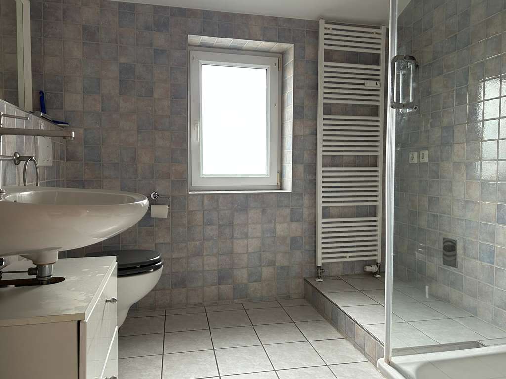 Immobilie in Kelkheim - 6-Familienhaus mit Nebengebäude in Kelkheim-Hornau - Bild 3