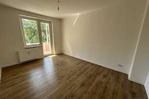 Helle 2-Zimmer-Wohnung mit Balkon in ruhiger Lage!