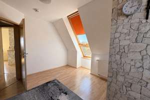 Maisonettwohnung I Dachgeschoss-Ausbau 2008 I 4 Räume + Spitzboden I Tageslichtbad I Denkmalschutz – Die vollständige Adresse der Immobilie erhältst du vom Anbieter., 4319 Engelsdorf, Leipzig – Vorschaubild 11