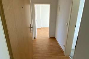Sanierte 2-Zimmer-Erdgeschosswohnung mit Wannenbad und Fenster in ruhiger Lage in Gelsenkirchen – Ekertstr. 25, 45899 Horst, Gelsenkirchen – Vorschaubild 4