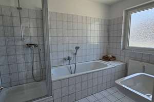 Schöne Maisonettewohnung in zentraler aber grünger Lage – Die vollständige Adresse der Immobilie erhältst du vom Anbieter., 42655 Gräfrath, Solingen – Vorschaubild 8