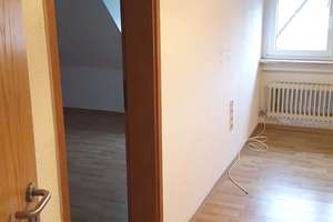 Dachgeschosswohnung mit ausbaufähigem Spitzboden in Zuffenhausen-Mitte – 70435 Zuffenhausen-Hohenstein, Stuttgart – Vorschaubild 5