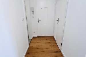 ***ERSTBEZUG NACH RENOVIERUNG - SCHÖNE 2 ZIMMER WOHNUNG MIT BALKON UND GARTEN*** – Erkrather Str.  62, 40233 Düsseldorf – Vorschaubild 2