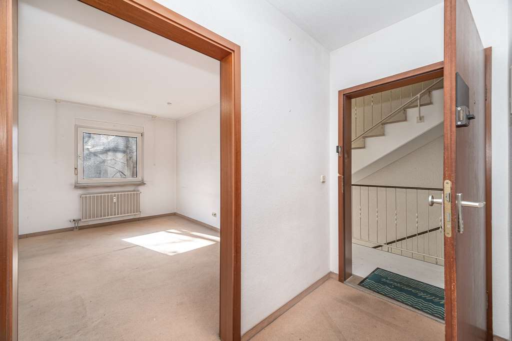 Immobilie in Ismaning - 3-Zimmer-Wohnung mit Balkon in Isarnähe – ideal zum Renovieren - Bild 1