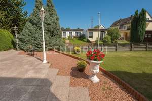 Bungalow, Garten, zwei Terrassen, Bonus-Bauplatz –Platz für Träume, Gartenpartys und Abenteuer! – Die vollständige Adresse der Immobilie erhältst du vom Anbieter., 66292 Riegelsberg – Vorschaubild 2