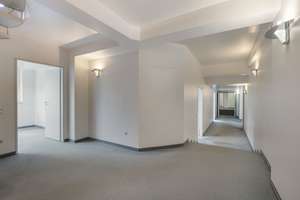 Raumwunder in Bestlage - Exklusive 320 m² in Düsseldorf-Oberkassel! – 40545 Oberkassel, Düsseldorf – Vorschaubild 15