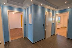 Großzügige Wohnung mit Terrasse, zwei Bädern, Garage und vielseitig nutzbarem Anbau - provisionsfrei – 46049 Alstaden-Ost, Oberhausen – Vorschaubild 2