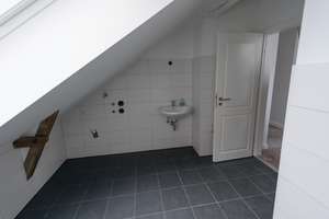 Stilvolle, neuwertige 1-Zimmer-DG-Wohnung in Kiel – 24147 Elmschenhagen, Kiel – Vorschaubild 8