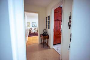 Schlosspark vor der Tür. Bezugsfreie 3-Zimmer-Wohnung mit Balkon, Aufzug & TG-Stellplatz! – Die vollständige Adresse der Immobilie erhältst du vom Anbieter., 65203 Biebrich, Wiesbaden – Vorschaubild 2