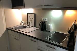Schickes, möbliertes Apartment mit Tageslichtbad, Küche, W-LAN , Aufzug uvm. 
