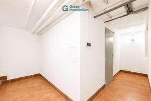 Elegantes Einfamilienhaus mit Wohlfühlcharakter – Die vollständige Adresse der Immobilie erhältst du vom Anbieter., 70437 Rot, Stuttgart – Vorschaubild 36