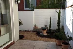 Single-Whg. im "Viertel", kernsaniert, mit EBK, Terrasse und kl. Garten