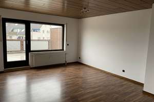 Gepflegte 3-Zimmer-Wohnung mit Dachterrasse – Die vollständige Adresse der Immobilie erhältst du vom Anbieter., 41065 Uedding, Mönchengladbach – Vorschaubild 2