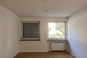 charmante 3,5-Zimmer-Erdgeschosswohnung mit Balkon in zentraler Lage von Essen zu vermieten – Pettenkoferstraße 41, 45147 Holsterhausen, Essen – Vorschaubild 7
