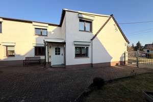 Doppelhaushälfte in Sandersdorf: Familienfreundlich, mit Garten, Garage und ca. 600 m² Grundstück – Schillerstraße 40, 6792 Sandersdorf – Vorschaubild 5