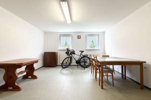 Flexibles Wohnkonzept: Großzügiges Wohnhaus mit Arbeitsbereich und Garten in 78586 Deilingen – Die vollständige Adresse der Immobilie erhältst du vom Anbieter., 78586 Deilingen – Vorschaubild 24