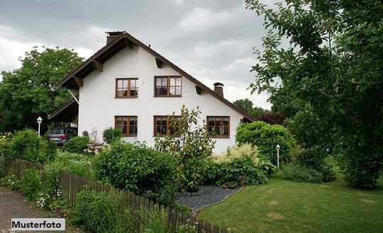 2-Familienhaus mit Doppelgarage - provisionsfrei