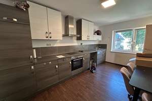 Attraktive 2-Zimmer-Wohnung mit Einbauküche, Balkon & optionaler Garage