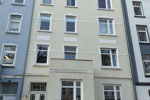 WG-Zimmer in schönem Altbau