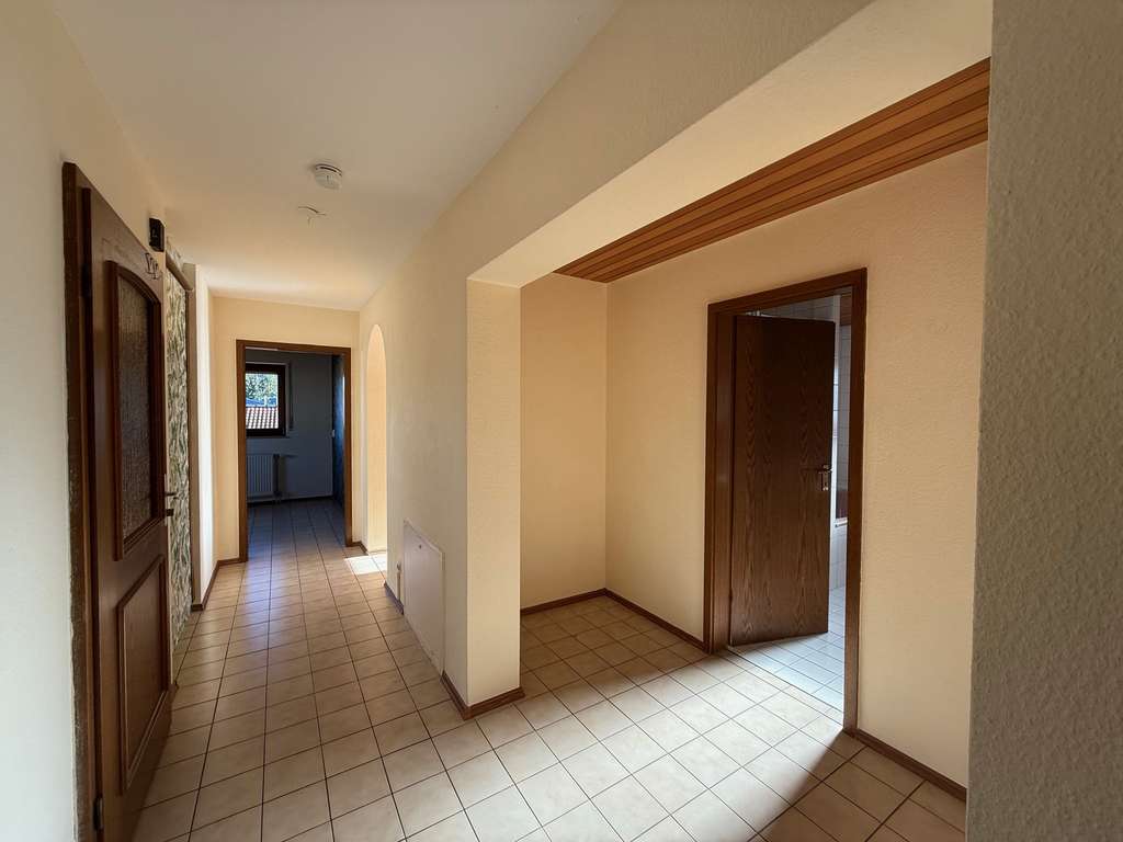 Immobilie in Obrigheim - Marko Winter Immobilien - Obrigheim: Gepflegtes 3-Familienhausin ruhiger Wohnlage - Bild 2