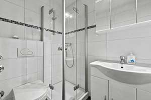 Gemütliche 2-Zimmer-Dachgeschosswohnung mit Teilmöblierung in Duisburg-Kaßlerfeld – Die vollständige Adresse der Immobilie erhältst du vom Anbieter., 47059 Kaßlerfeld, Duisburg – Vorschaubild 5