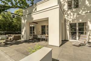 Understated elegance in Wannsee: Renovated hipped-roof villa with a sauna and swimming pond on a sun – Die vollständige Adresse der Immobilie erhältst du vom Anbieter., 14109 Wannsee, Berlin – Vorschaubild 12