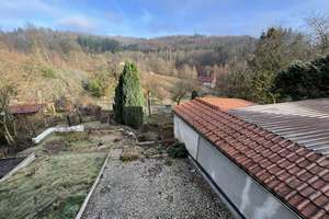 In schöner Ortsrand-/ Aussichtslage: Gepfl. EFH, u. a. mit Wintergarten, Kaminofen, Fußbodenheizung – Alte Weinstraße 33, 98554 Benshausen – Vorschaubild 24