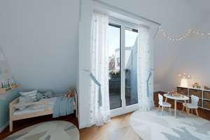 Großzügiges Dachgeschoss voller Wärme, Stil und Kaminambiente – Die vollständige Adresse der Immobilie erhältst du vom Anbieter., 10711 Charlottenburg, Berlin – Vorschaubild 9