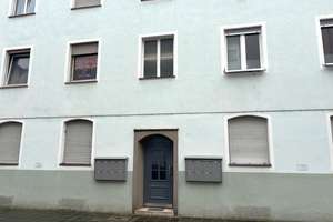 INVESTOREN AUFGEPASST: Charmante 2-Zimmer-Altbauwohnung mit idealer ÖPNV & BAB Anbindung – Die vollständige Adresse der Immobilie erhältst du vom Anbieter., 90461 Gugelstraße, Nürnberg – Vorschaubild 2