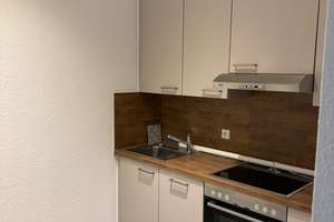 Ruhige 1-Raum-Hochparterre-Wohnung mit Balkon und Einbauküche in Leipzig – Die vollständige Adresse der Immobilie erhältst du vom Anbieter., 4109 Zentrum-West, Leipzig – Vorschaubild 2