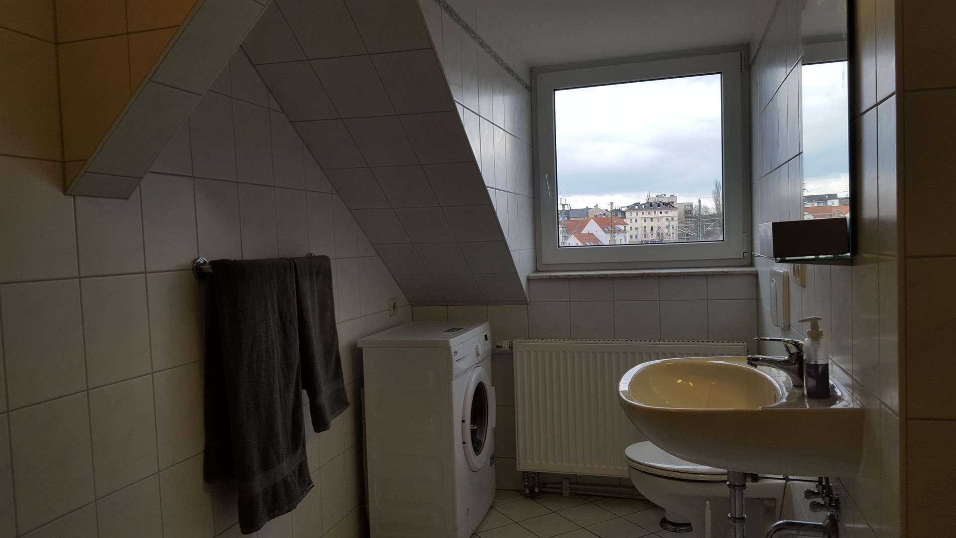 Immobilie in Zwickau - renovierungsbedürftige 2-Zimmer ETW zum 9,6-fachen der Jahresnettokaltmiete - Bild 3