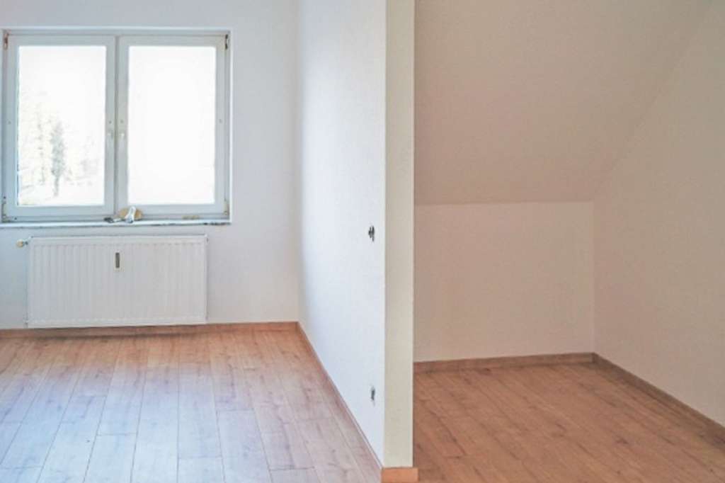 Immobilie in Stolberg - Vermietete 2-Zimmer-Dachgeschosswohnung in Stolberg – attraktive Kapitalanlage - Bild 2