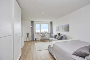 Modernes WG-Zimmer mit eigenem Balkon in München-Schwabing-West