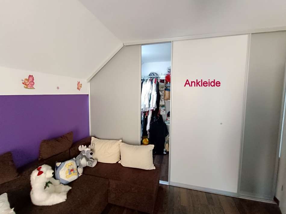 1.OG Schlafzimmer 1