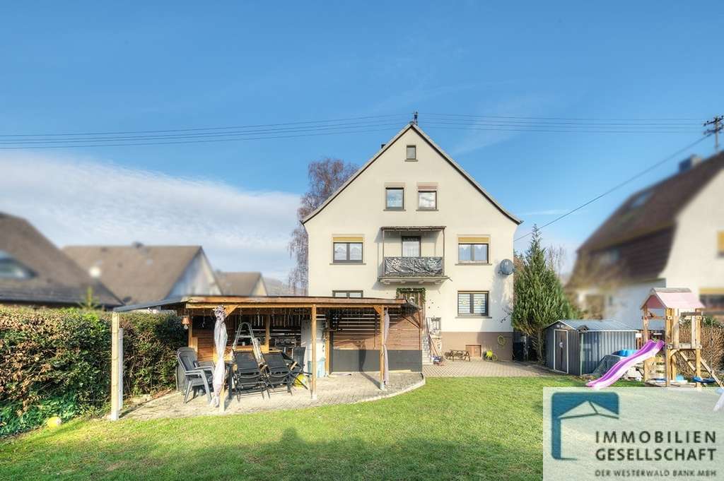 Immobilie in Windeck - Großzügiges Zweifamilienhaus inmitten von Dattenfeld  - Bild 0