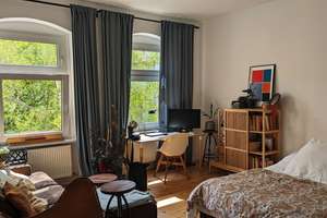 Lichtdurchflutete 1-Zi-Wohnung in Kreuzkölln ab 01.11.26 NACHMIETER | MÖBELÜBERNAHME ERFORDERLICH – Die vollständige Adresse der Immobilie erhältst du vom Anbieter., 12047 Neukölln (Ortsteil), Berlin – Vorschaubild 1