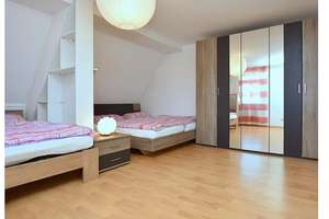 Sonnige und ruhige 3-Zimmer-Wohnung in der Innenstadt von Stuttgart-Bad Cannstatt – Marktstraße 17/19, 70372 Cannstatt-Mitte, Stuttgart – Vorschaubild 2