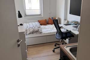 Zimmer mit eigener Küche in frisch saniertem Haus:) (Einzug ab 1.8.2026 oder 1.9.2026)