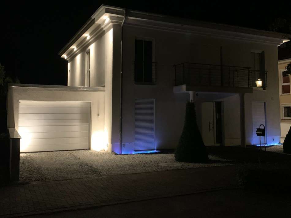 Vorderansicht Nacht