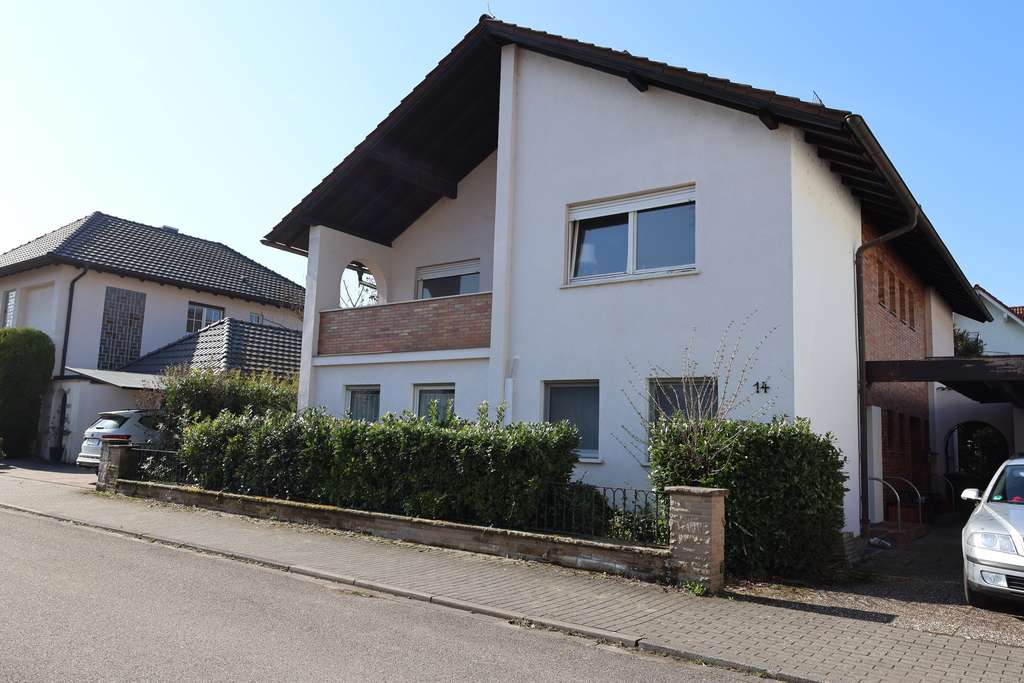 Immobilie in Laudenbach - Traumhaus ! Viel Platz und vielseitige Nutzung – Ein-/Zweifamilienhaus mit sep. Whng. Carport/Garage - Bild 1
