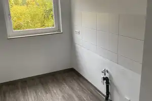 Einziehen und wohlfühlen - Geräumige 3-Zimmer-Wohnung im Obergeschoss // 2.OG rechts – Eisenacher Str. 9, 38444 Wolfsburg – Vorschaubild 3