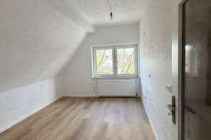 Helle 2,5-Zimmer Dachgeschosswohnung in Bochum-Stiepel – Kemnader Straße 52, 44795 Stiepel, Bochum – Vorschaubild 12
