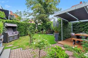Celle-Neuenhäusen: Einziehen und wohlfühlen - gehobene 3,5-Zimmer-Gartenwohnung mit Carport
