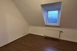 2 Zimmer Dachgeschosswohnung in ruhiger Lage! – Wangeroogestr. 49, 40468 Düsseldorf – Vorschaubild 3