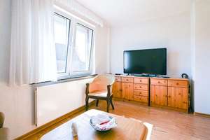 Platz für die ganze Familie! Gemütliches Ein-/Zweifamilienhaus in Feldrandlage! – Die vollständige Adresse der Immobilie erhältst du vom Anbieter., 23847 Rethwisch – Vorschaubild 3