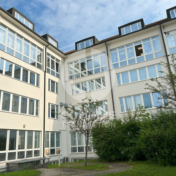 Attraktive Büros mit Hotel/Konferenz/Kasino/Einzelhandel. combine Transaction